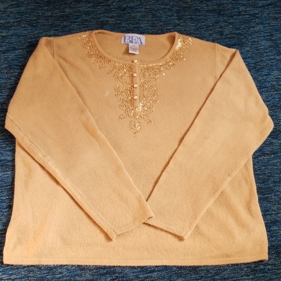 Sweater - Picture 1 of 2